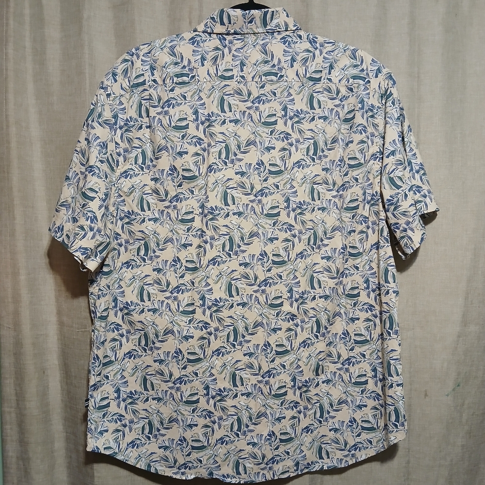 Nautica Blue and Cream Casual Button Down‎ Shirt - Picture 2 of 4